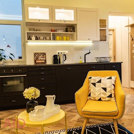 M10 Apartment - Hostaid Будапешт Екстер'єр фото